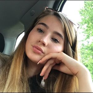 Meet your Posher, Natalie